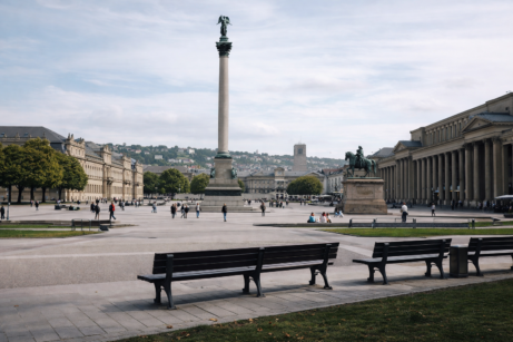 Německý Stuttgart padá: Podřezává si Německo větev prosperity – a stáhne Česko s sebou?