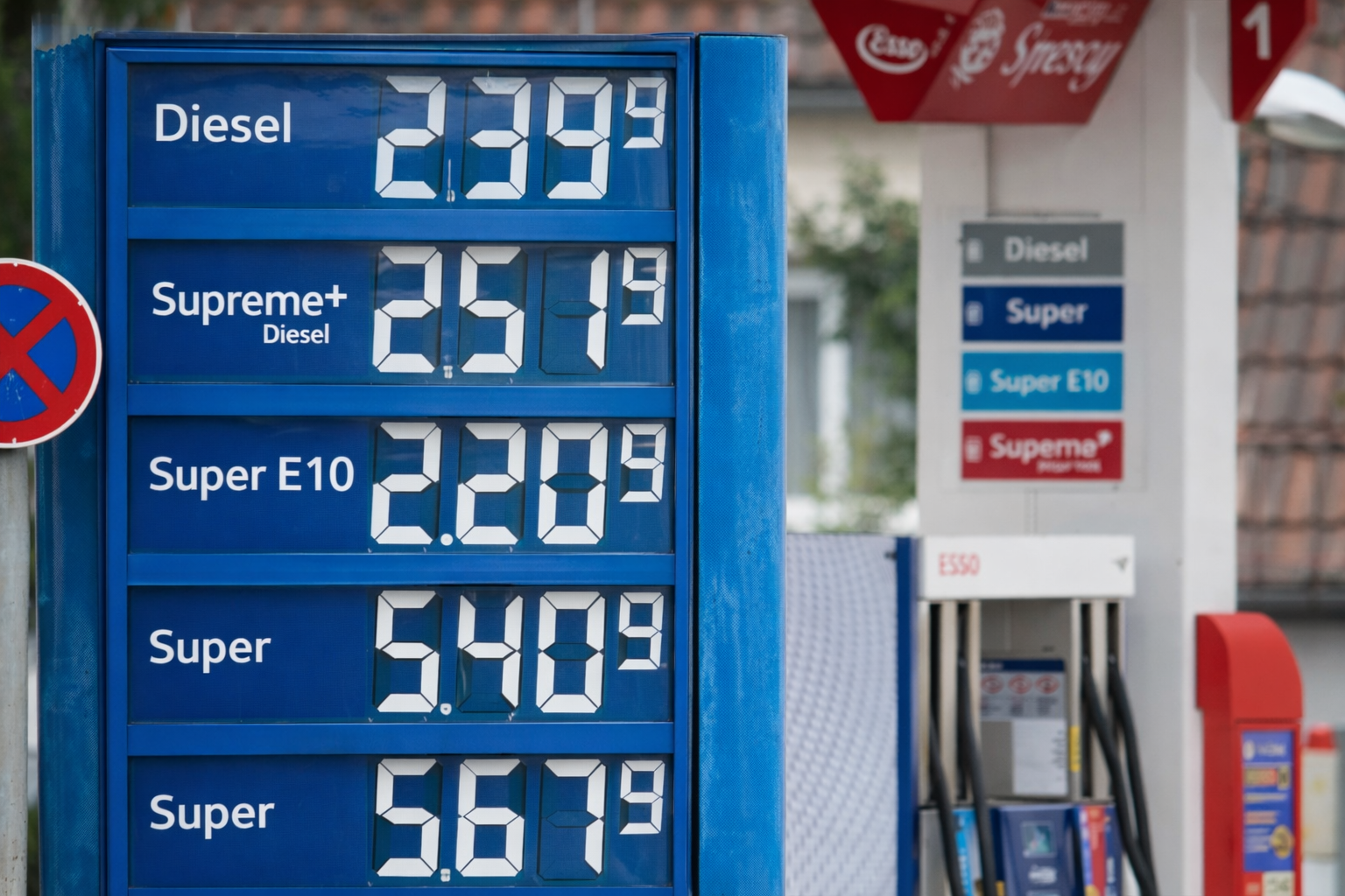 Velikonoční šok na pumpách: Německo zdražuje, Česko reguluje. Kde tankovat a kolik skutečně zaplatíte?