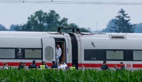 Německý soud po útoku sekerou v rychlovlaku rozhodl: Mladý Syřan není trestně odpovědný, čeká ho psychiatrická léčba